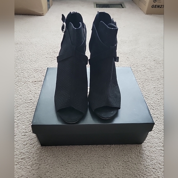 Madden Women's Bryin Peep Toe Heels - Picture 1 of 8